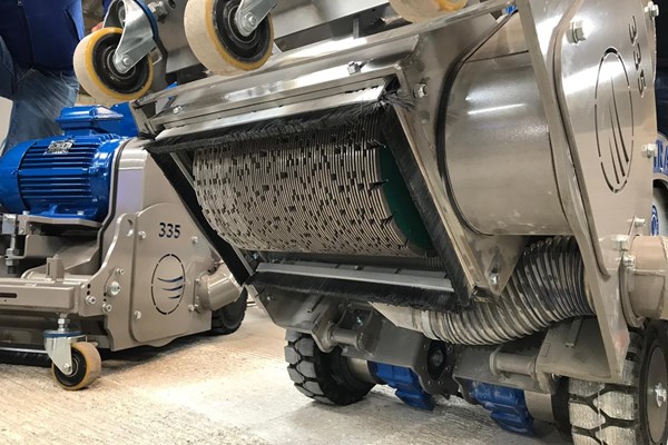 INDUFLOOR invierte en una nueva fresadora multicorte